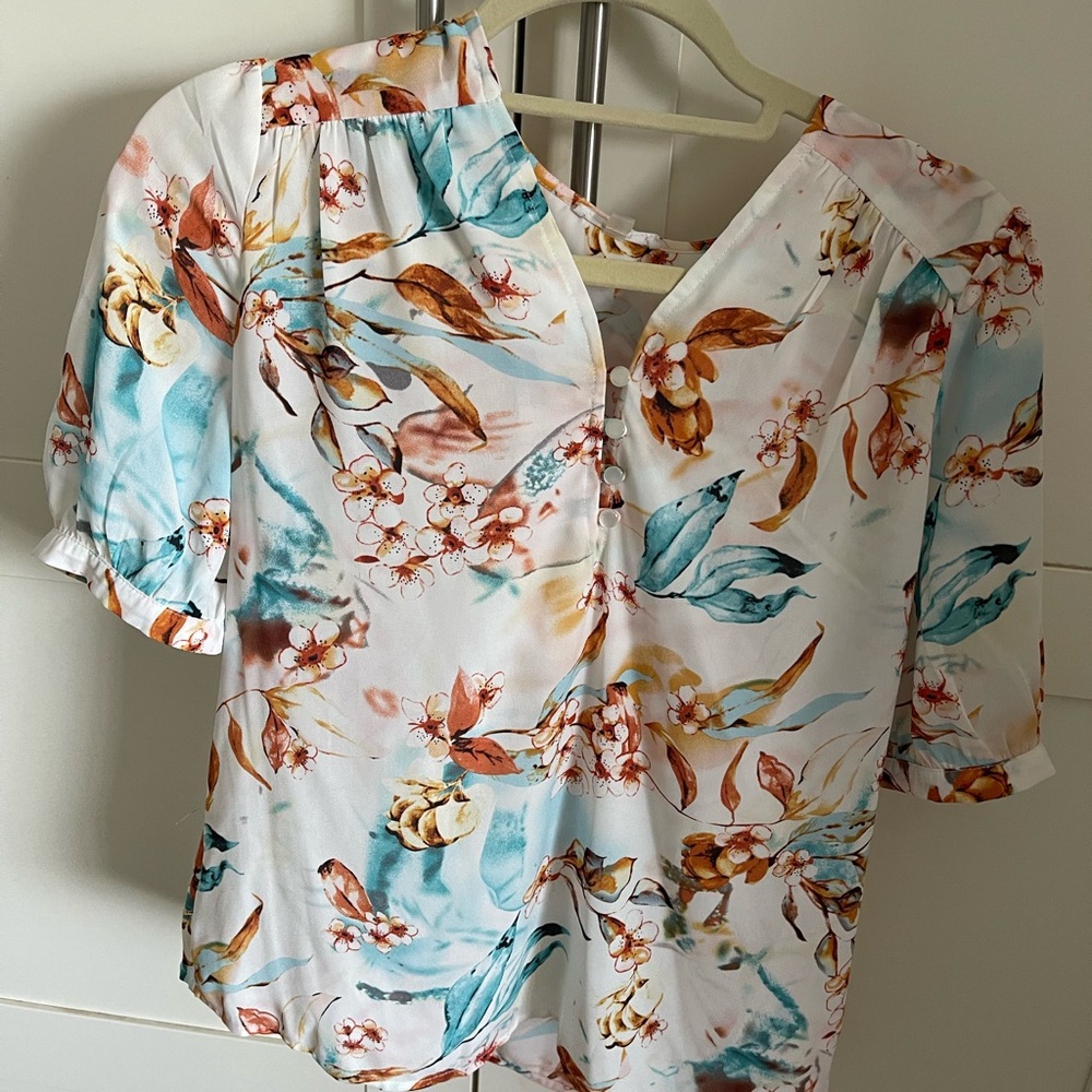 Milano Medium White floral blouse